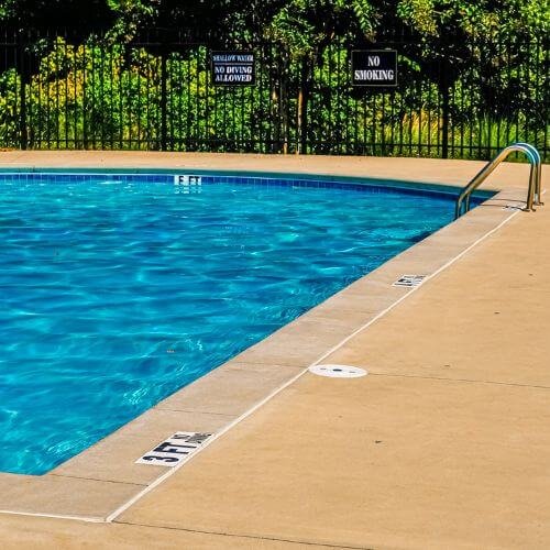 Professional Pool Enclosure and Pool Deck Cleaning Services